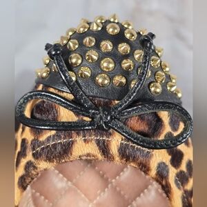 Vince Camuto 8 Hair On Leopard Print Gold Studded Ballet Flats EUC